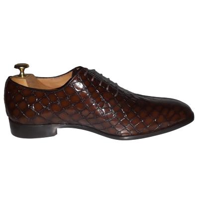 Chaussure richelieu cuir façon croco marron verni : Cesare